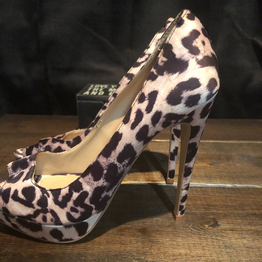 Victoria’s Secret peep toe heels